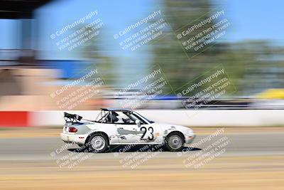 media/Sep-29-2024-24 Hours of Lemons (Sun) [[6a7c256ce3]]/StartFinish (245p-330p)/